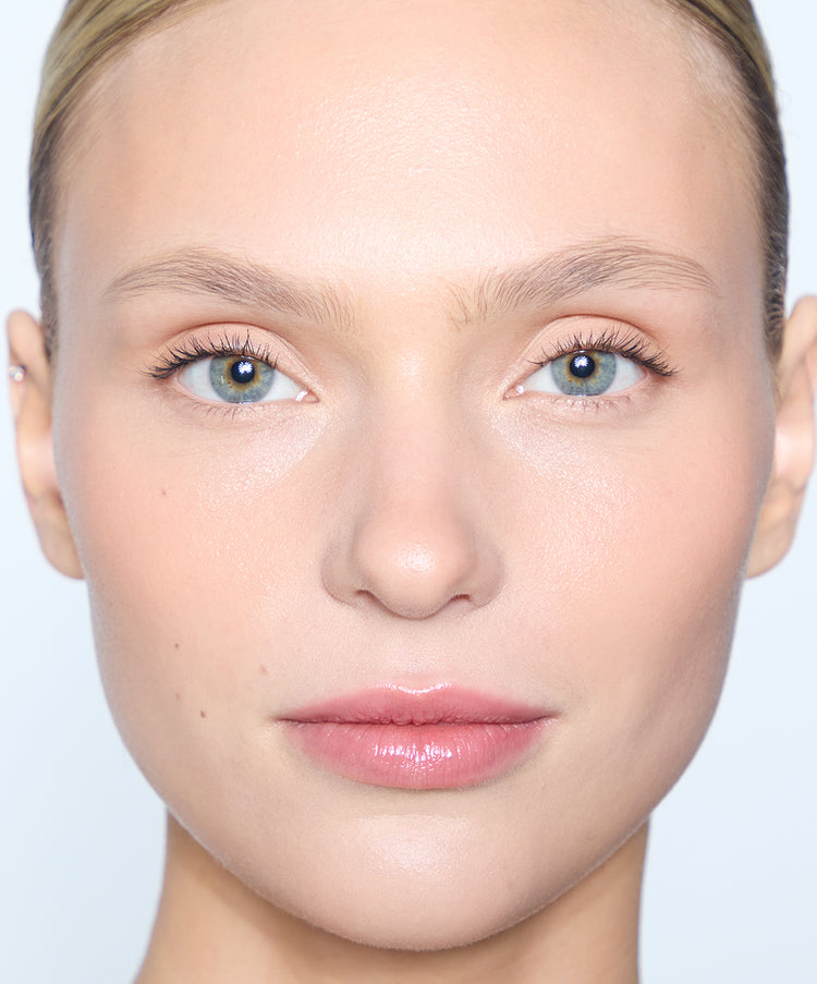 | desc: Honor wears Brow Pencil in Ash